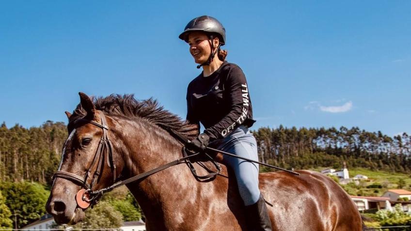 Dancing with horses - In memory of Bena