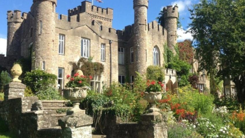 Let's buy a castle