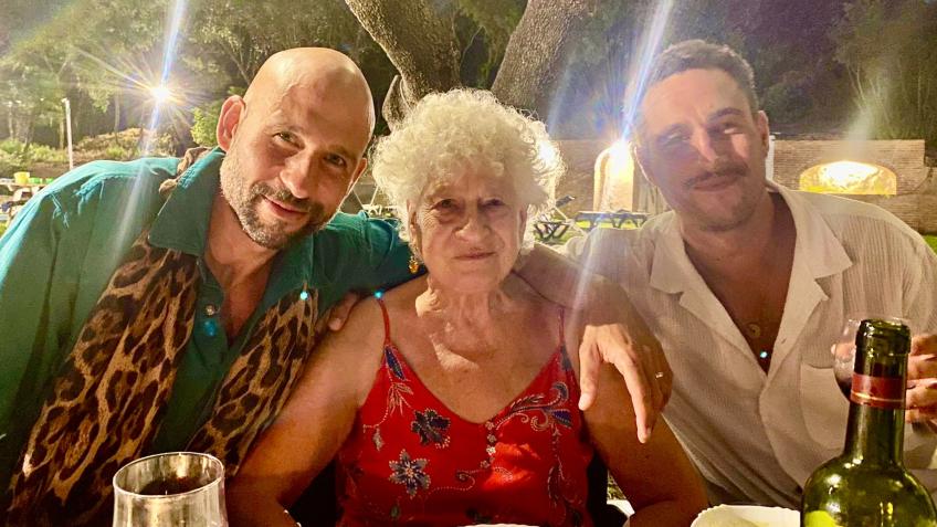 Help Carole to walk again!