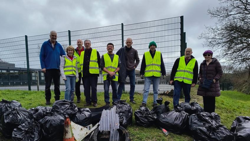 Looking after the Bodmin Tidy it Team