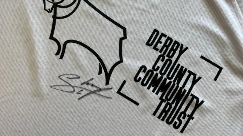 Community Weekend Signed Shirt - Sondre Langas