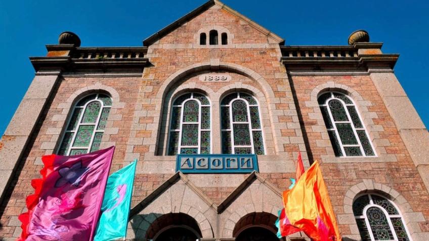 ACORN THEATRE : LET'S GET DOWNSTAIRS