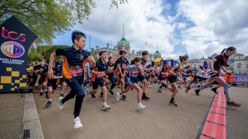 Team Chestnuts race the London Mini Marathon