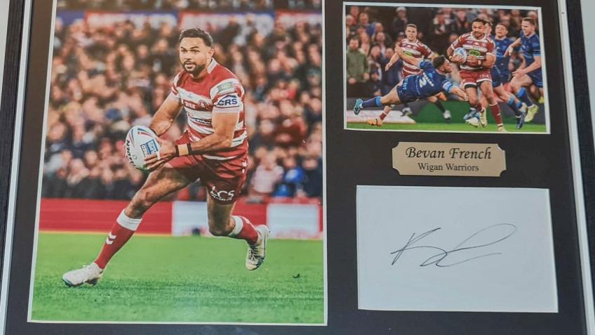 Signed Photo Draw