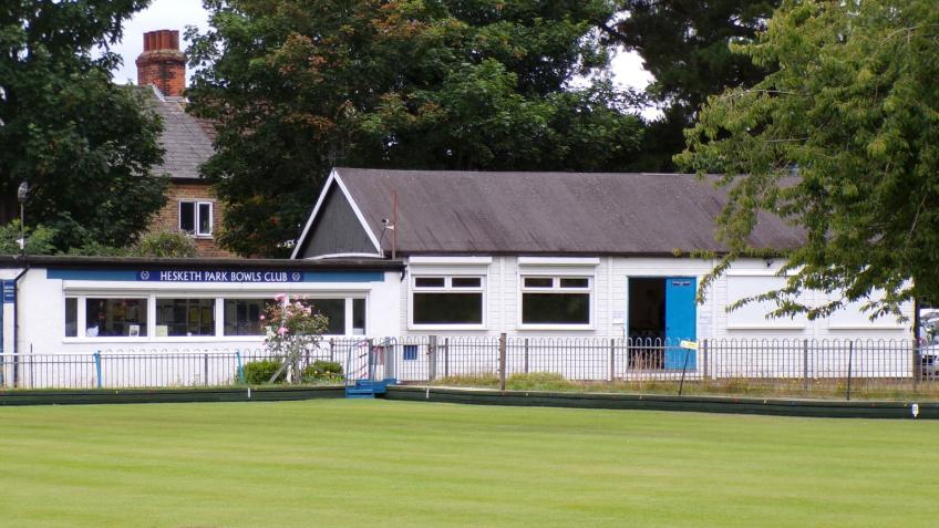Hesketh Park Bowls Club: Replacing Ditch Timbers