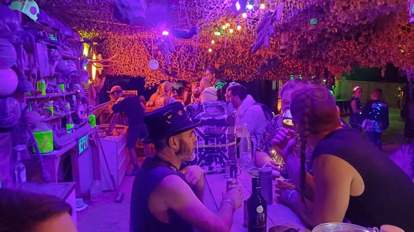 Ü-Bar Fundraiser