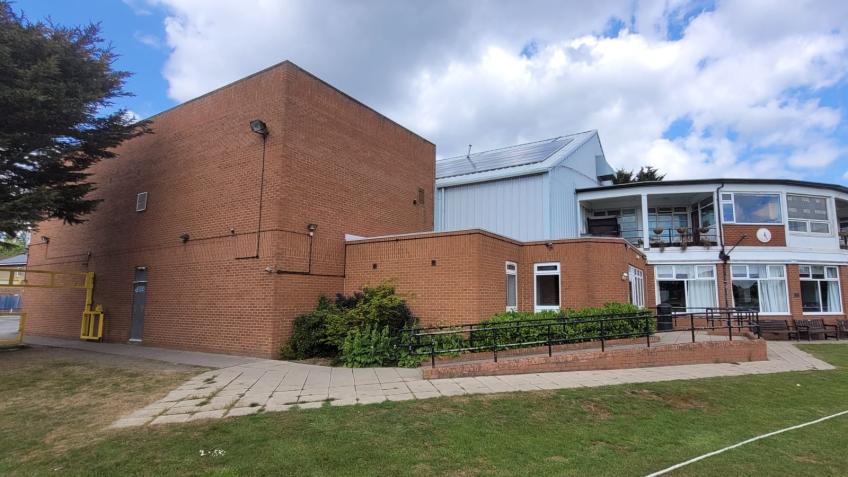 Indoor Multi-Use Sport & Exercise Facility