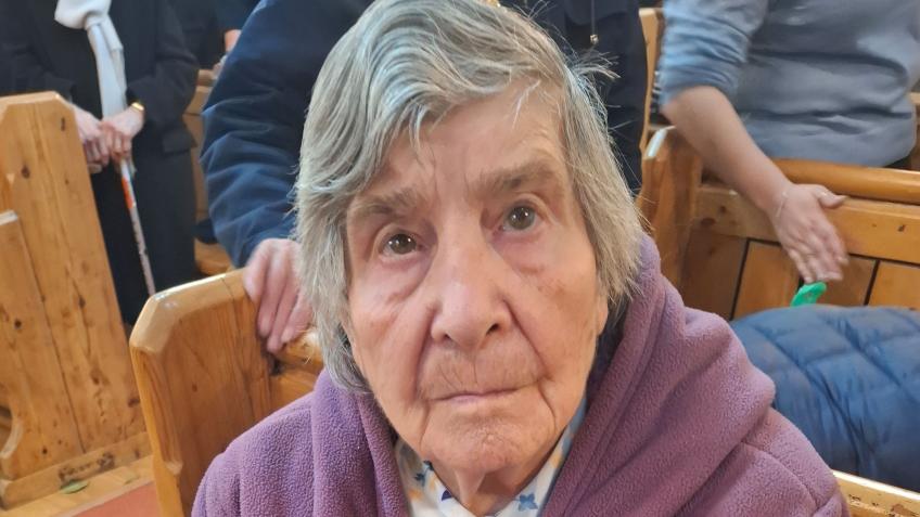 Help me take my mum, who has Alzheimer’s,