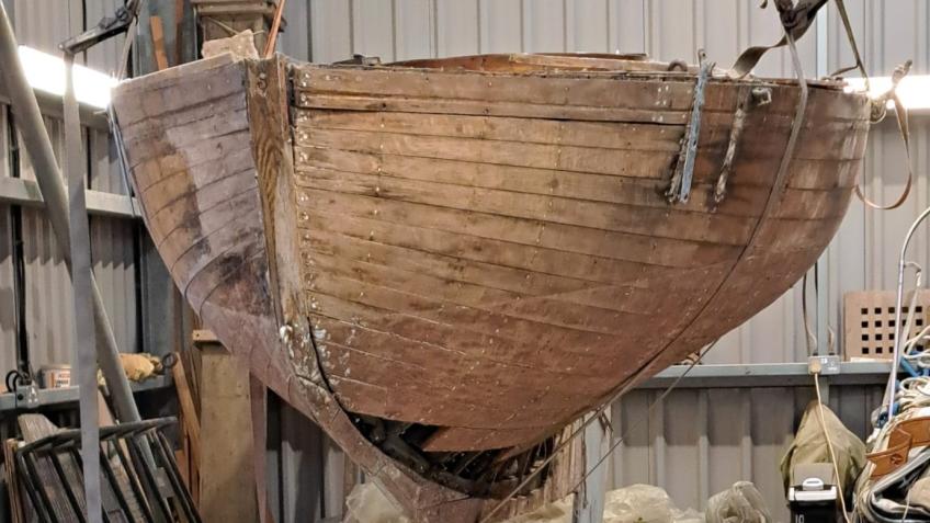 Restoration of a classic yacht "Hatasoo"