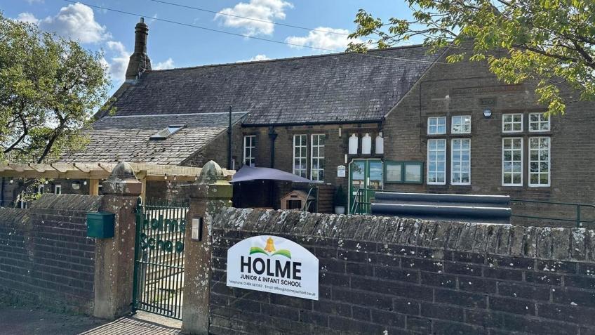 Holme Junior & Infant School Artweek Prize Draw