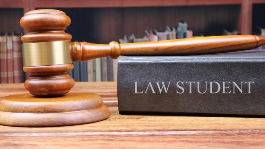 Help with Tuition for a 3rd year US law student