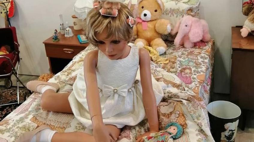 Trendy Tuesday Girl Museum