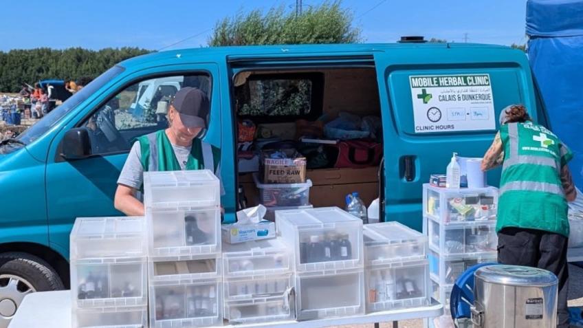 Calais Herbal Medicine Clinic - Volunteer training