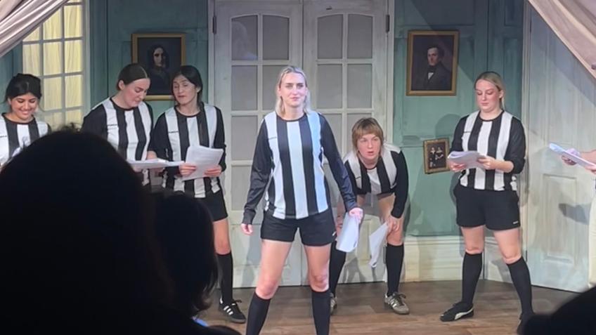 'Munitionettes' production
