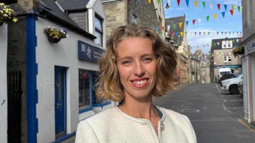 Help Hannah Mary Goodlad win for Shetland