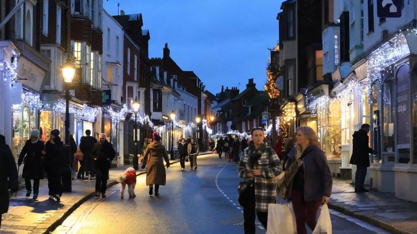 Raising Funds for Christmas Lights in Rye