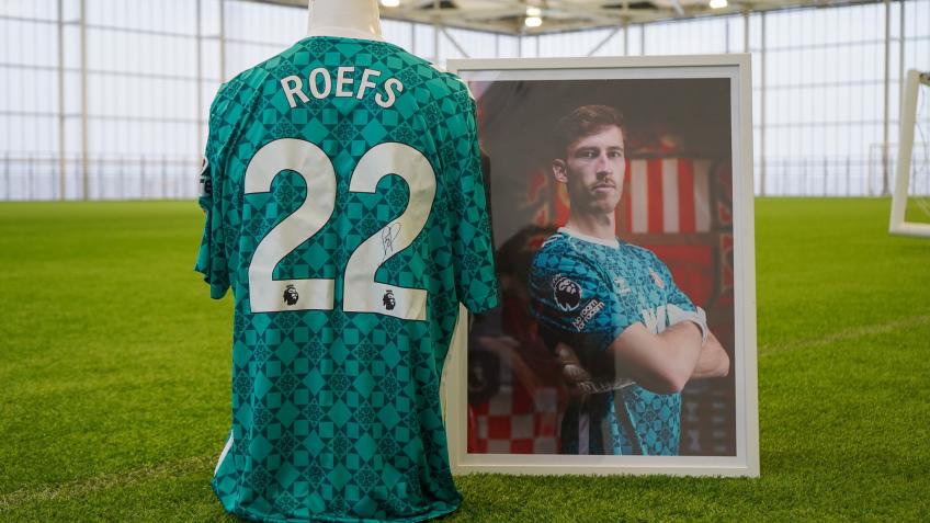 Day One: Win a Robin Roefs Signed Shirt Bundle