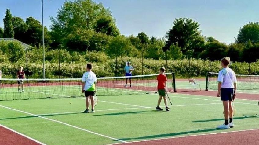 Attracting People of All Ages to Tennis