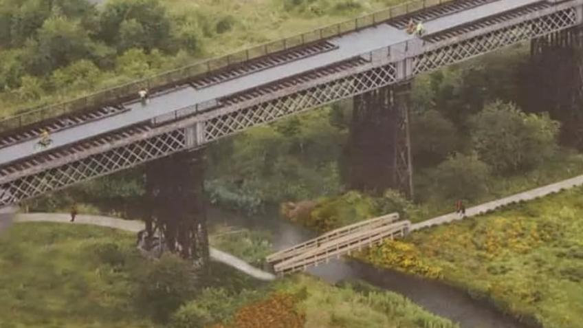 New footbridge next to Bennerley Viaduct