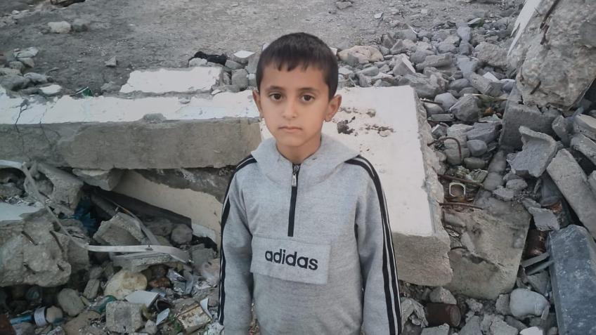 Help Khaled and his family evacuate the war