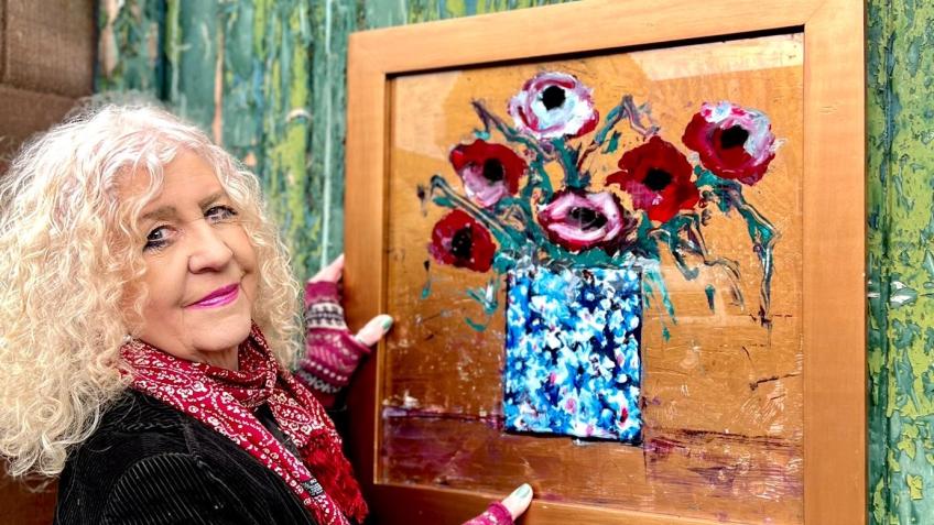 Win a Painting on Glass by Artist Evelyn Gray