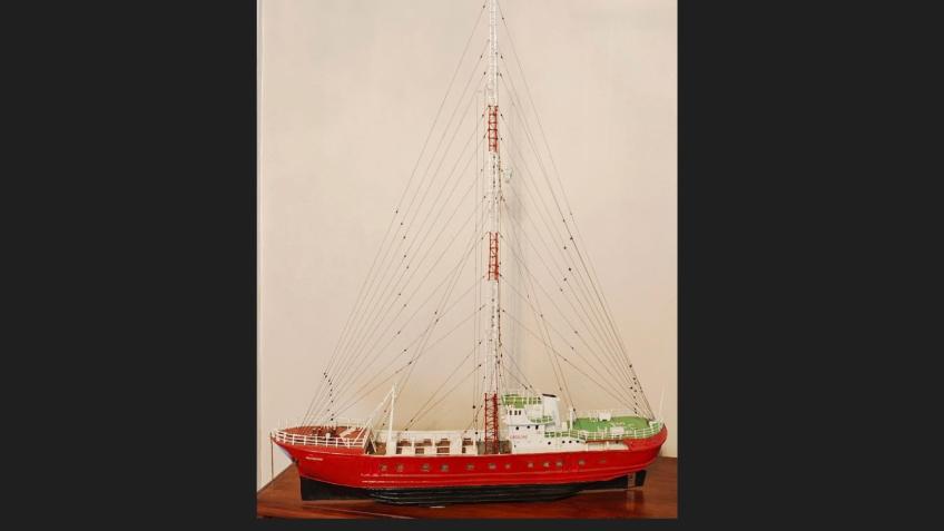 LARGE MODEL RADIO CAROLINE RADIO SHIP ROSS REVENGE