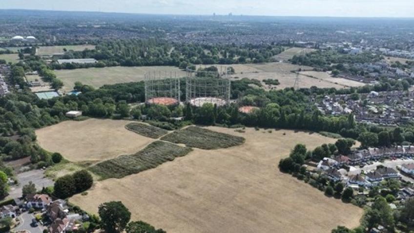 Motspur Park Gasholders Watch
