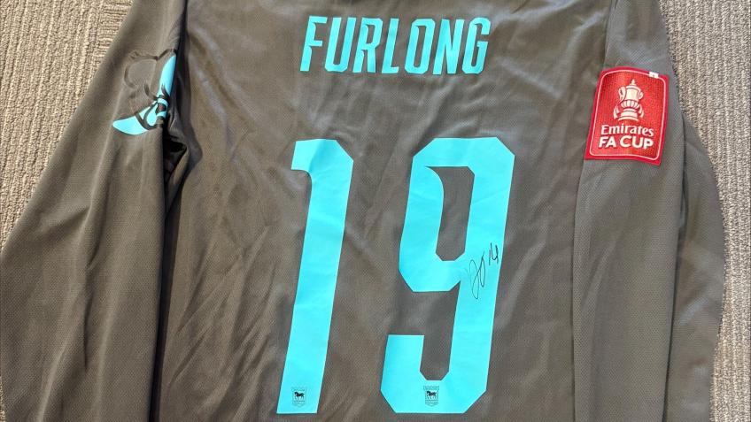 ITFC (Furlong) signed football shirt