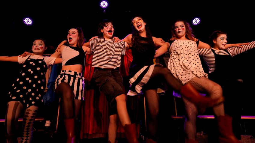 Cropshire EdFringe 26 - help house some clowns