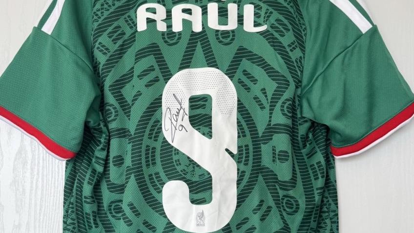 Win a signed Raul "9" Mexico Shirt & 2 FFC Caps