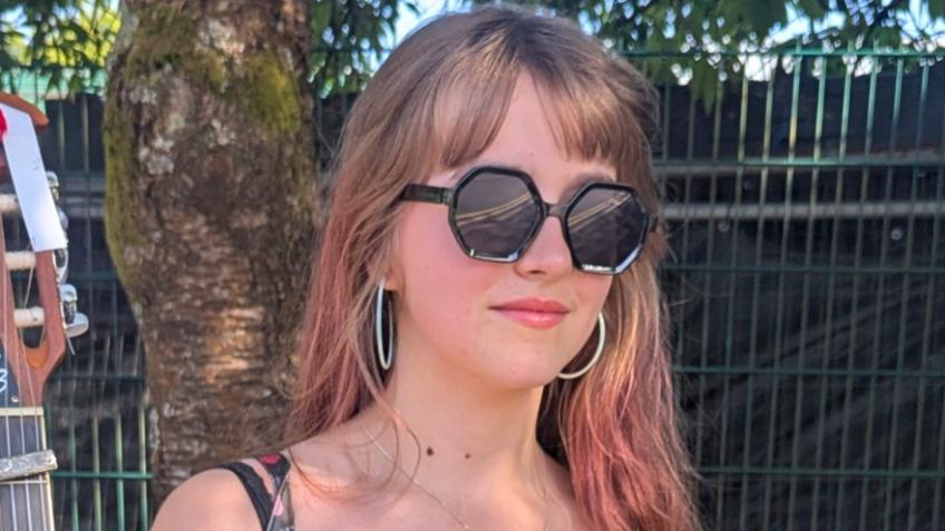 Help get Romanie to Drama School