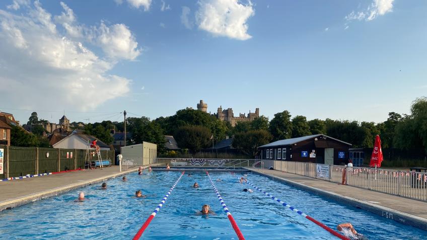 Save Arundel Lido - keep us swimming!