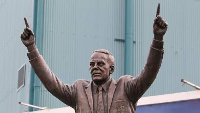 Bring the Johnny King Statue Back to Its Best