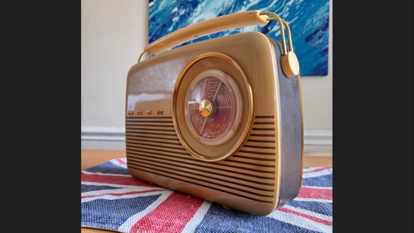 ORIGINAL 1961 BUSH TR82B (MK1) RADIO - REFURBISHED