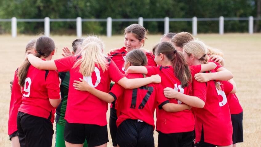 Altofts U14 Girls Tackle Europe!