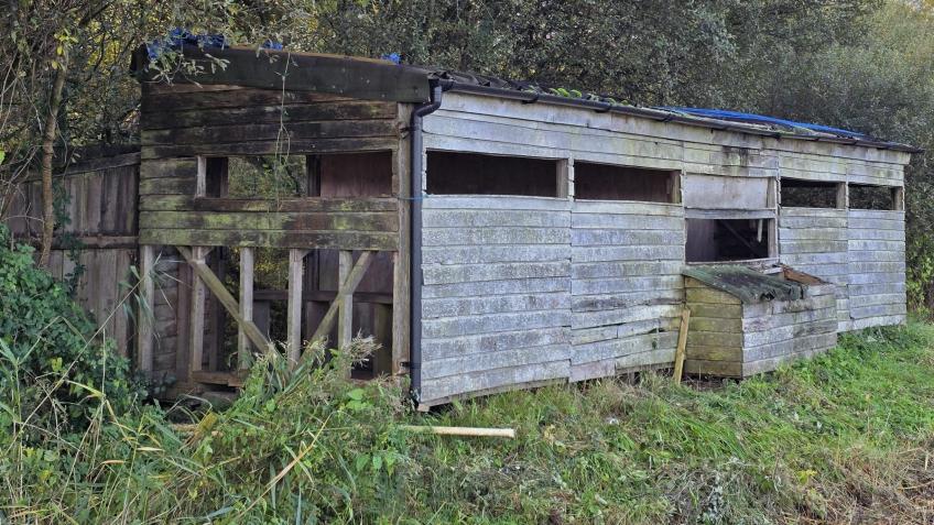 Replace Kenfig's Bird Hide and Restore Access
