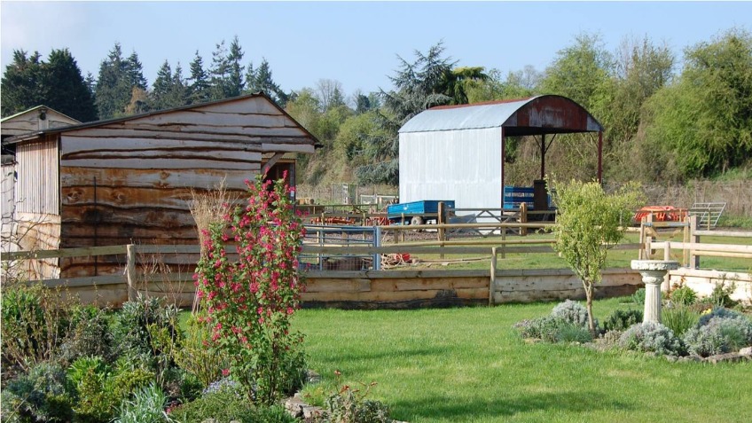 COMMUNITY FARM CAFE & MEETING PLACE