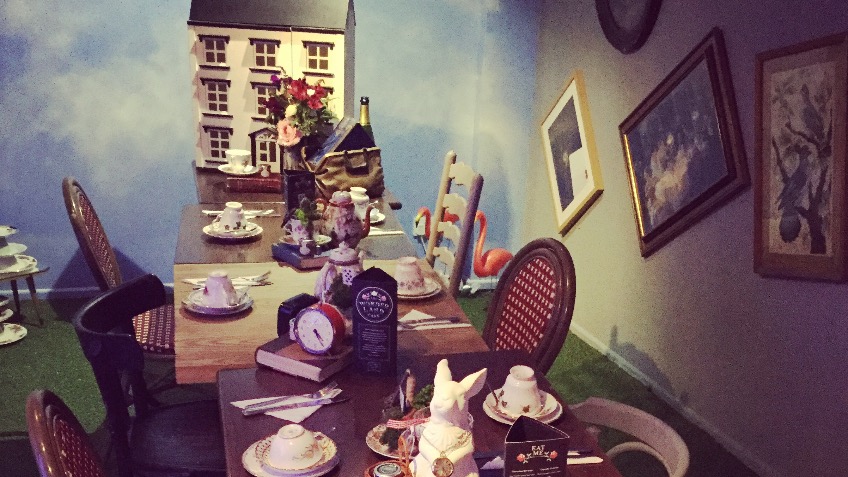 Wonderland Bar & Lounge