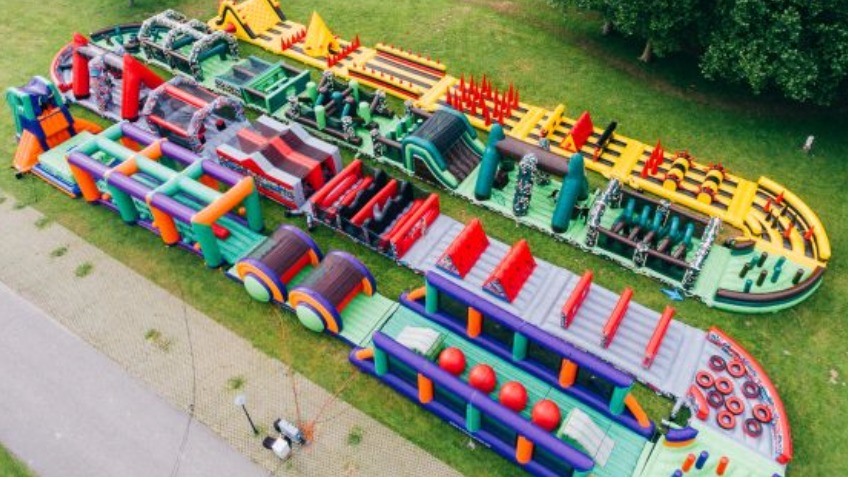 Extreme inflatable adventure warehouse