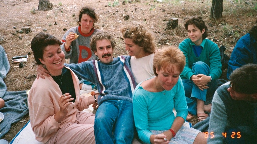 Kibbutz Volunteer Club - Social Network