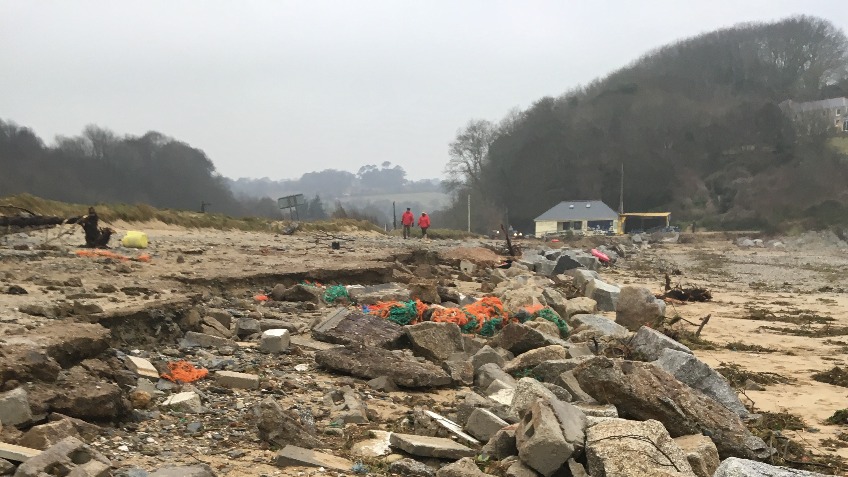 Help owners of Maenporth cafe!!!