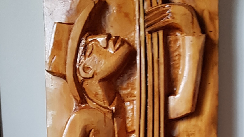 Chainsaw Sculpture sale for Mediterranean Refugees