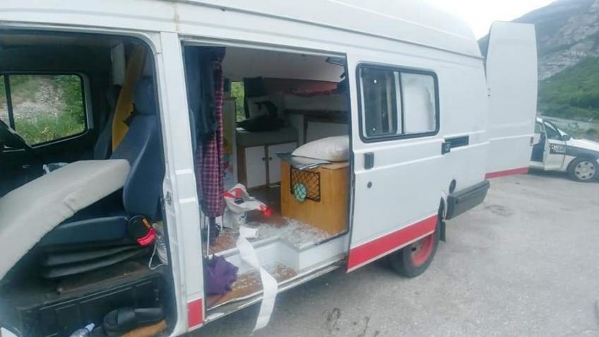 Help Herbie and Beth after theft in Bosnia