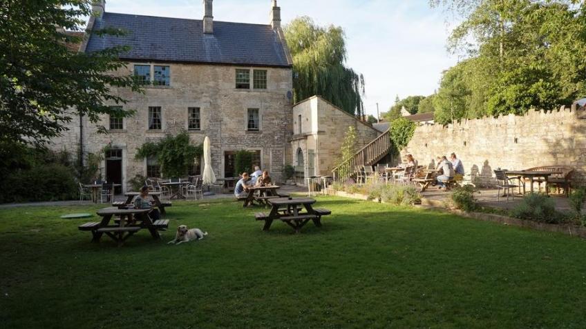 Help us save the iconic Barge Inn BOA