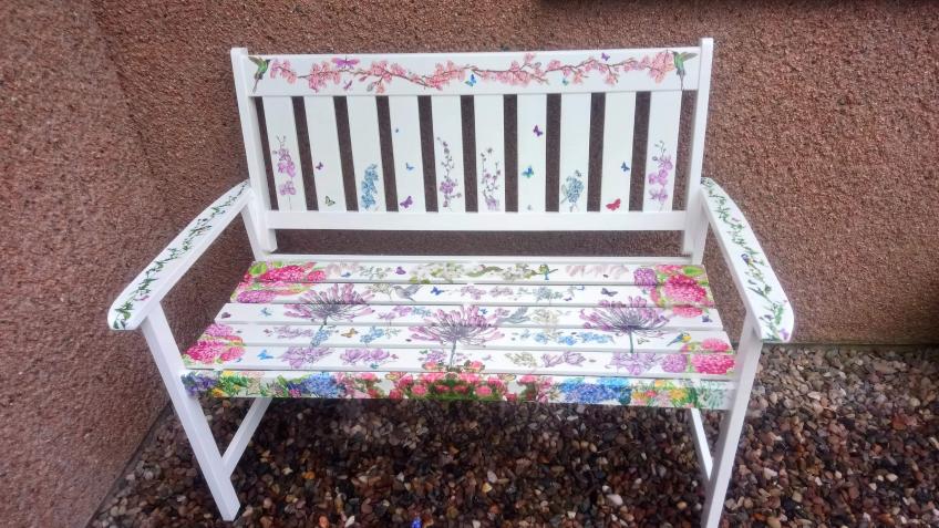 Rainbow Benches for Ninewells Staff