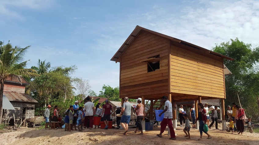Support volunteers to build houses in Cambodia
