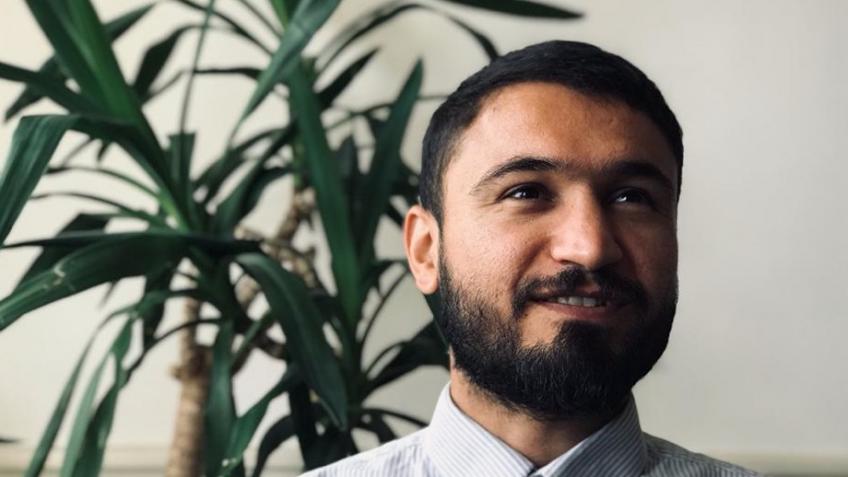 Help me to study and work for the NHS