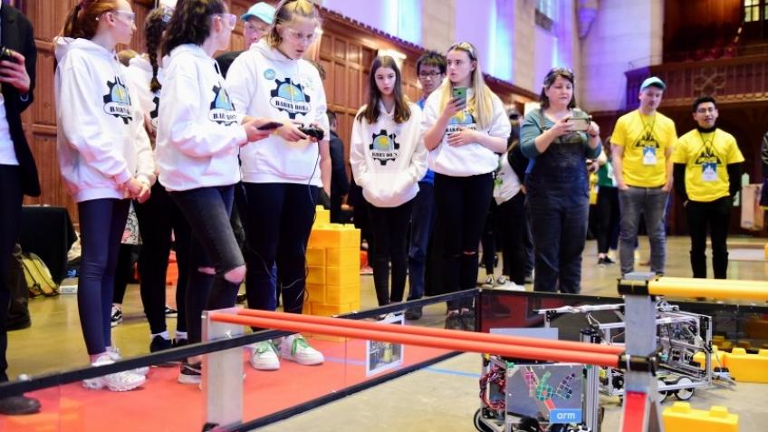 fernDOWNLOAD Robotics go for the "ULTIMATE GOAL"